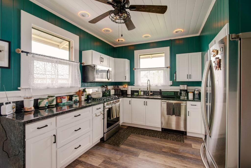 New - Hula House Wac- 3br- Town Hilo